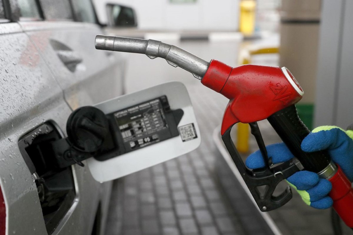 Снижения цен на бензин ждать не стоит
