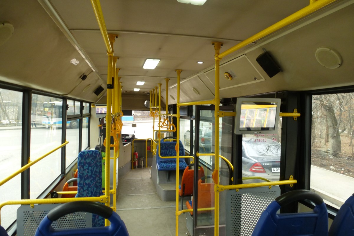 С «заботой» о пассажирах: в автобус без подушек вход воспрещен