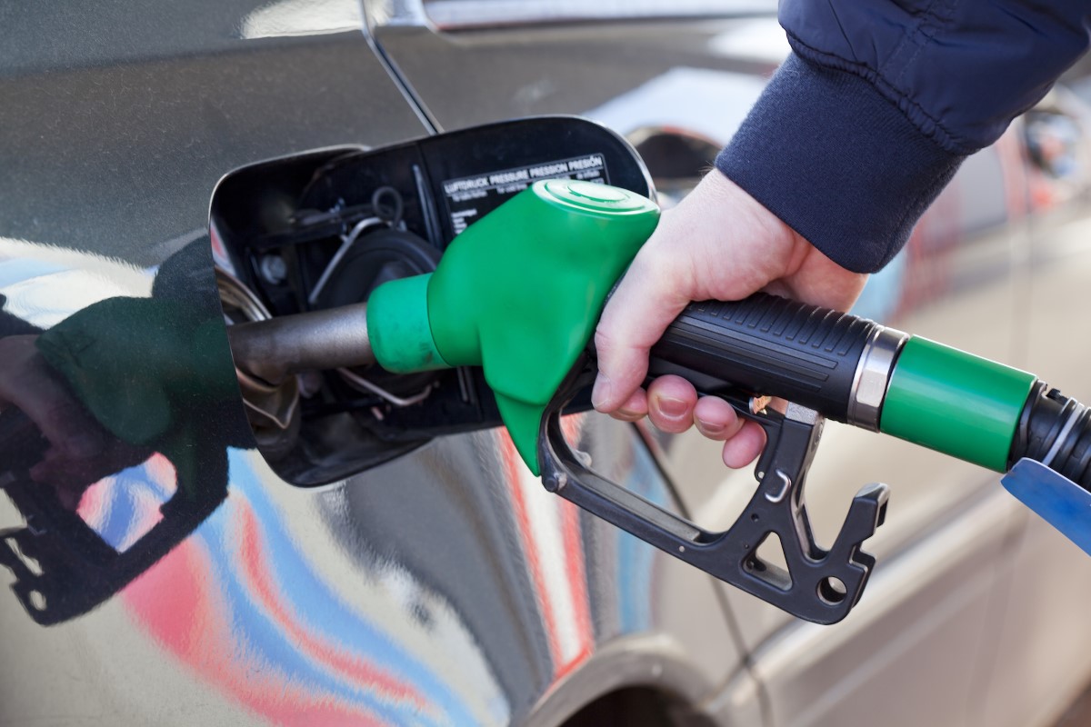 Индекс цен на бензин. Сколько можно купить топлива на одну зарплату в разных странах?
