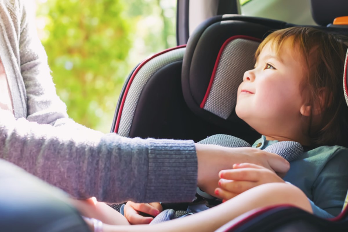 Скорость движения автомобилей с детьми предложили ограничить