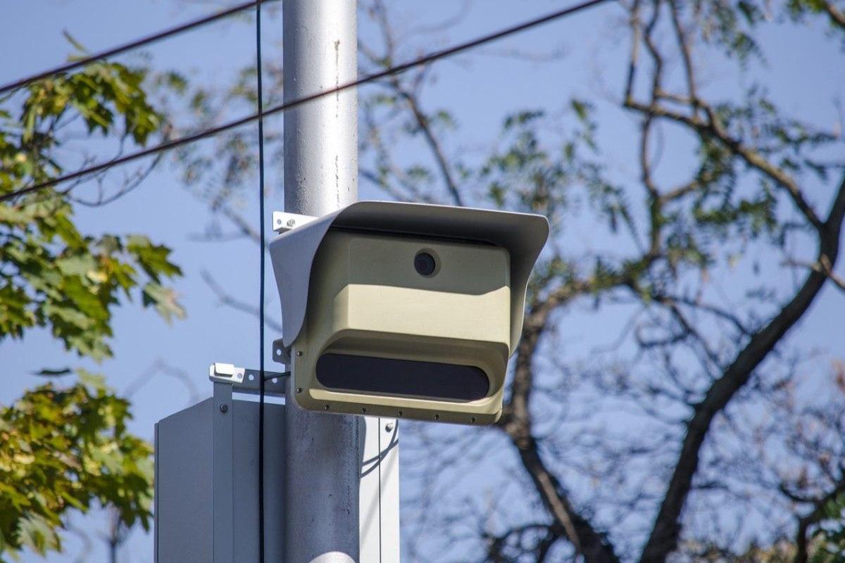 Очередная растрата бюджета: в Кировской области обнаружены серьезные нарушения при закупке дорожных камер